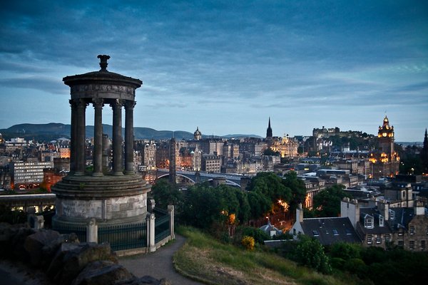 What are the top 10 historical walking tours in Edinburgh for understanding Scottish Enlightenment?